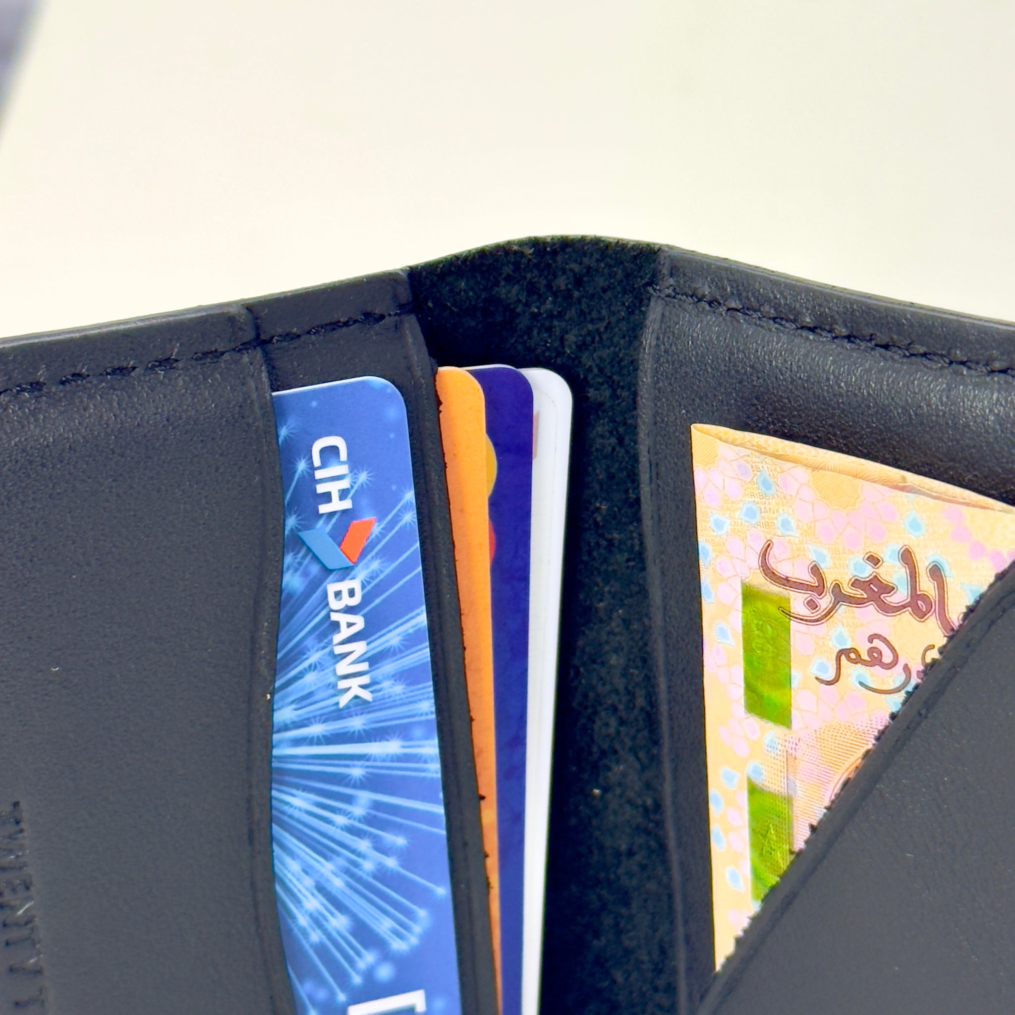 T101 — Minimalist Leather Wallet